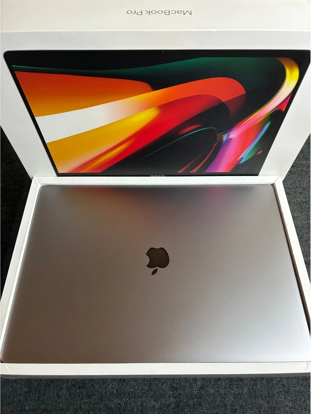 Macbook pro 16” MacOS 2025 Tahoe 26.5, ram 64gb, ssd 512gb, Apple I9-Core, A+